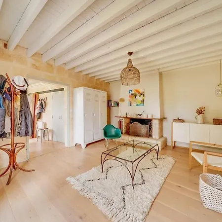 Gorgeous Stone-property Near Saint-emilion Lalande-de-Pomerol