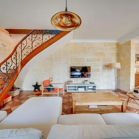 Villa Gorgeous Stone-property Near Saint-emilion Lalande-de-Pomerol